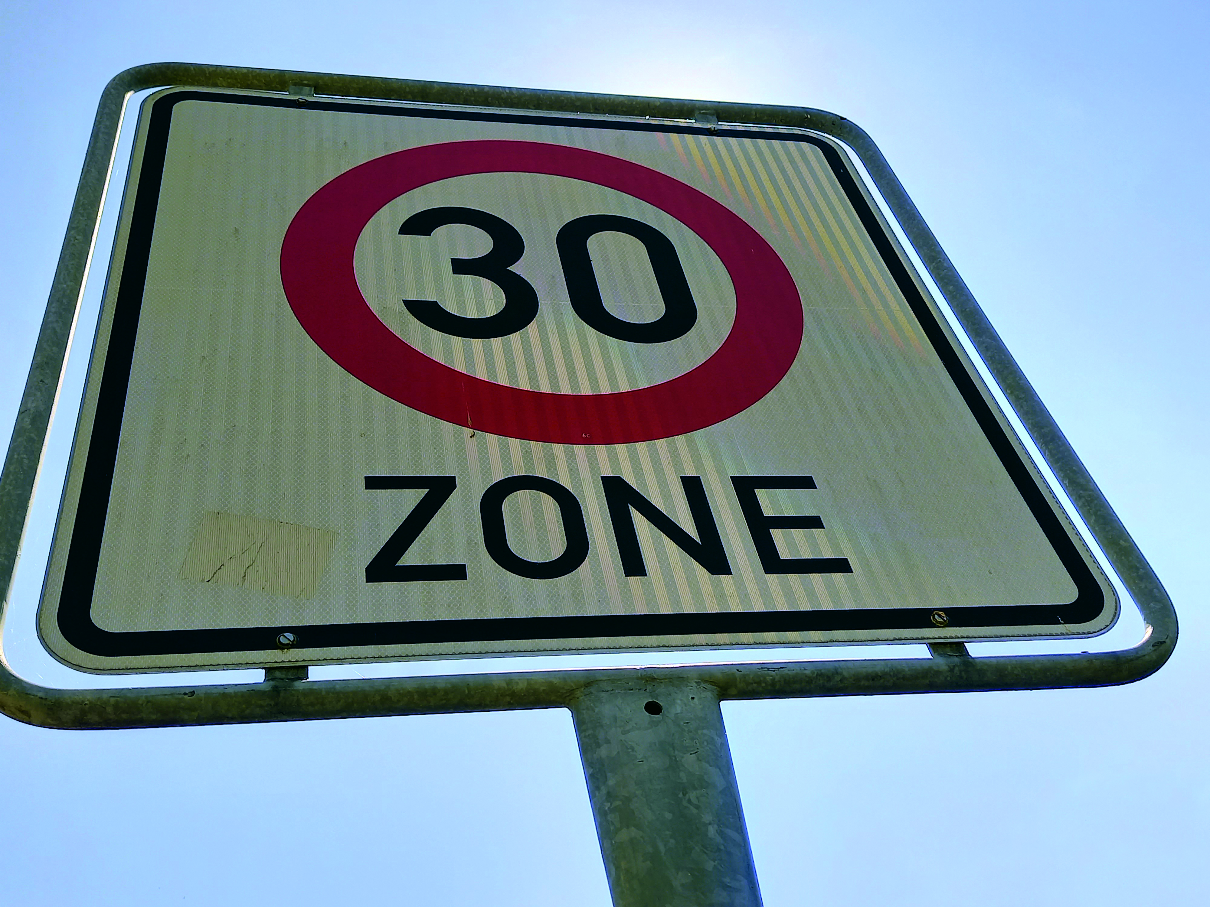 Tempo-30-Schild