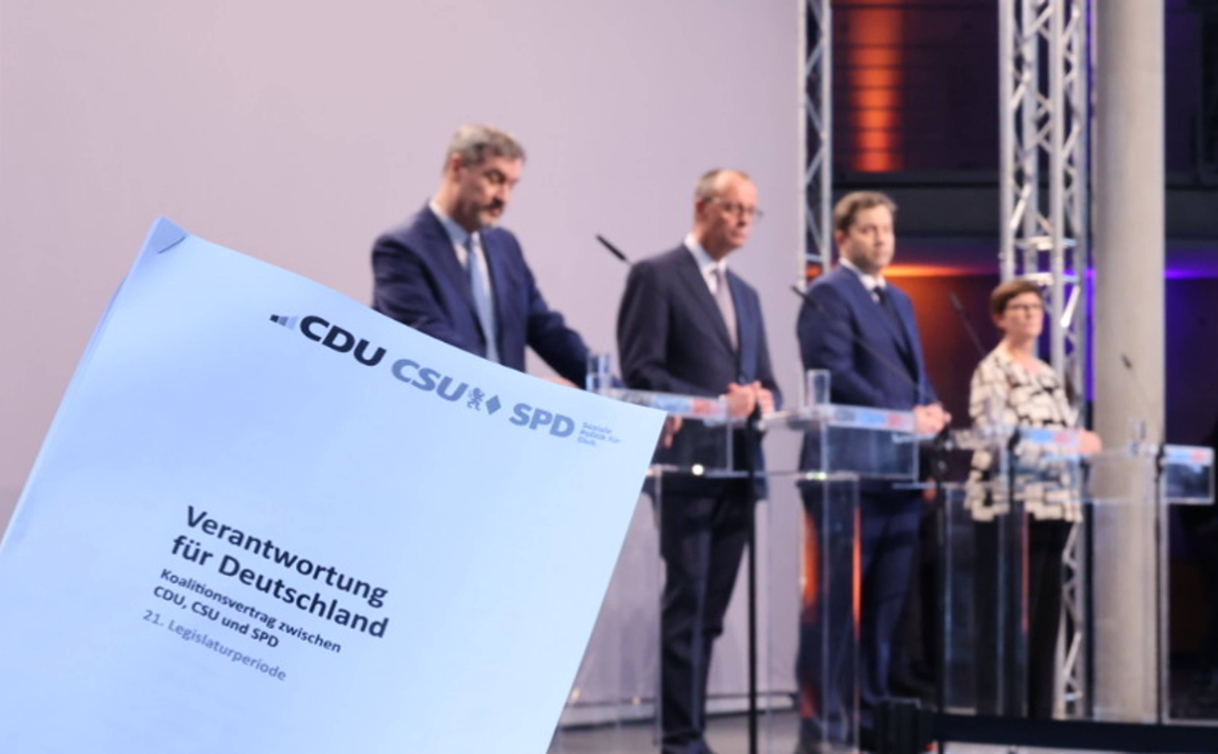Markus Söder, Friedrich Merz, Lars Klingbeil und Saskia Esken stellen den Koalitionsvertrag bei einer Pressekonferez in Berlin vor. 