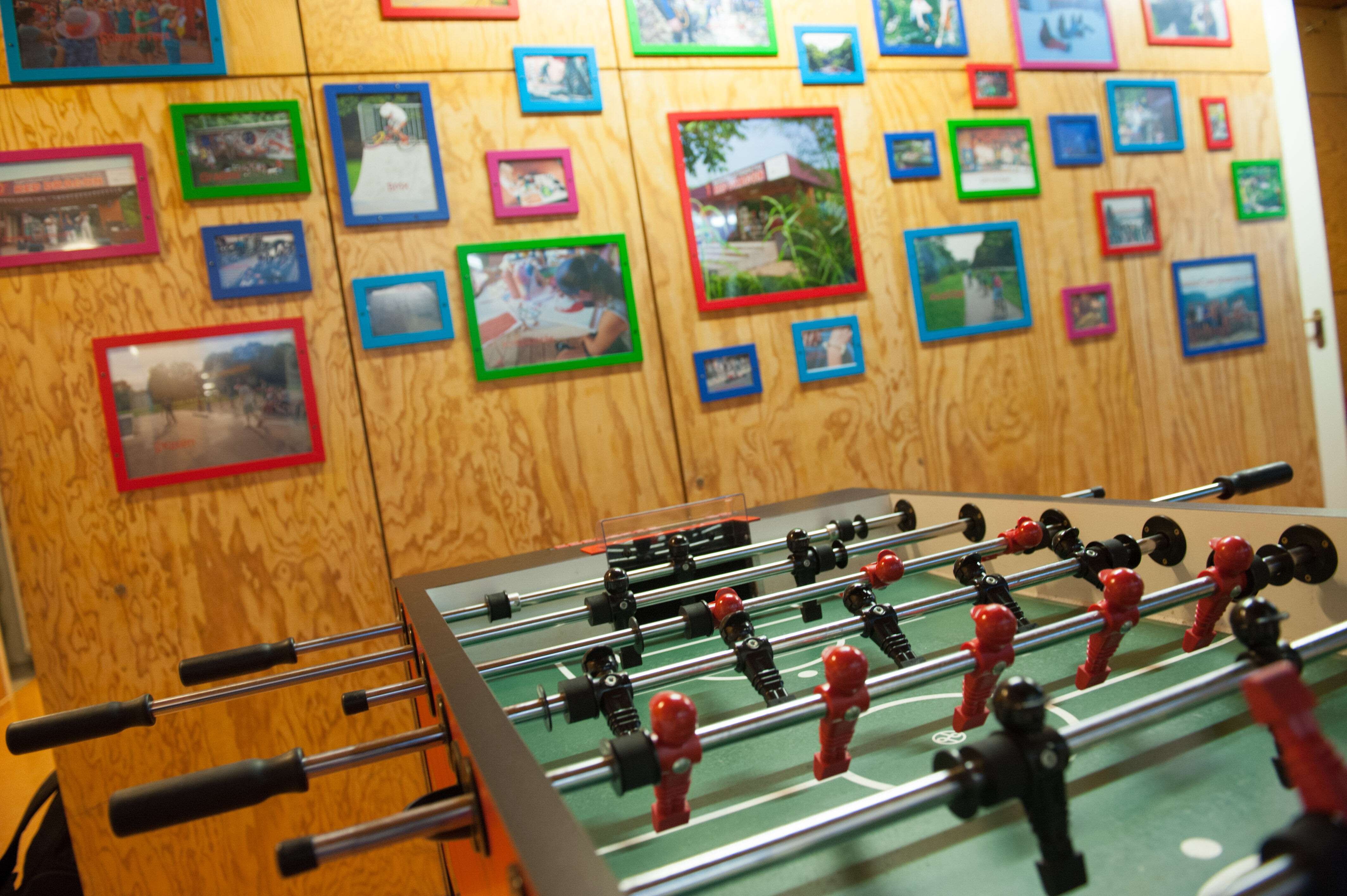 Billiardtisch in einem Jugendclub 