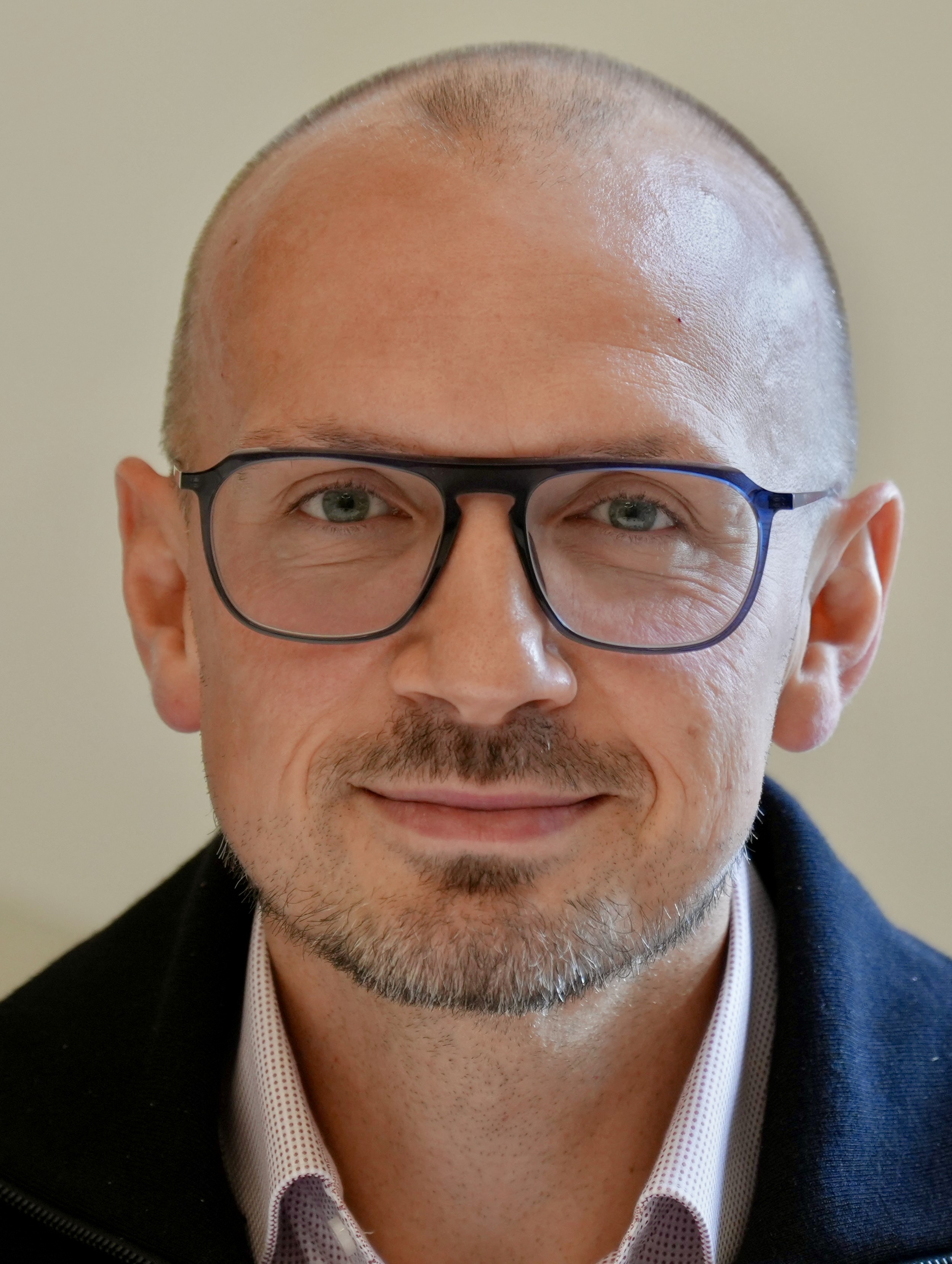 Porträtfoto Stefan Sternberg