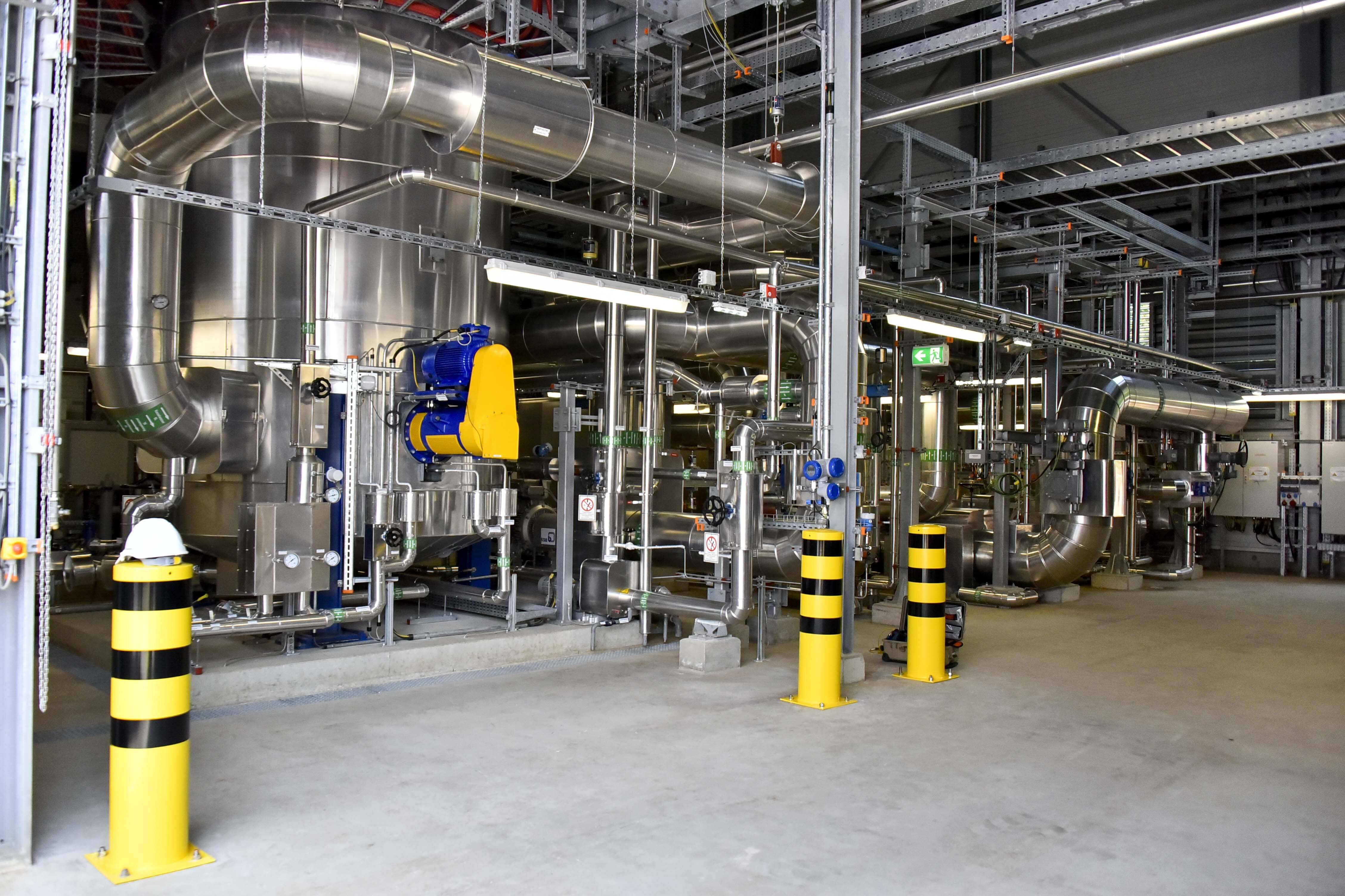 Eine Wind-zu-Wärme-Anlage (Power-to-Heat-Anlage) auf dem Gelände des Heizkraftwerks Wedel bei Hamburg