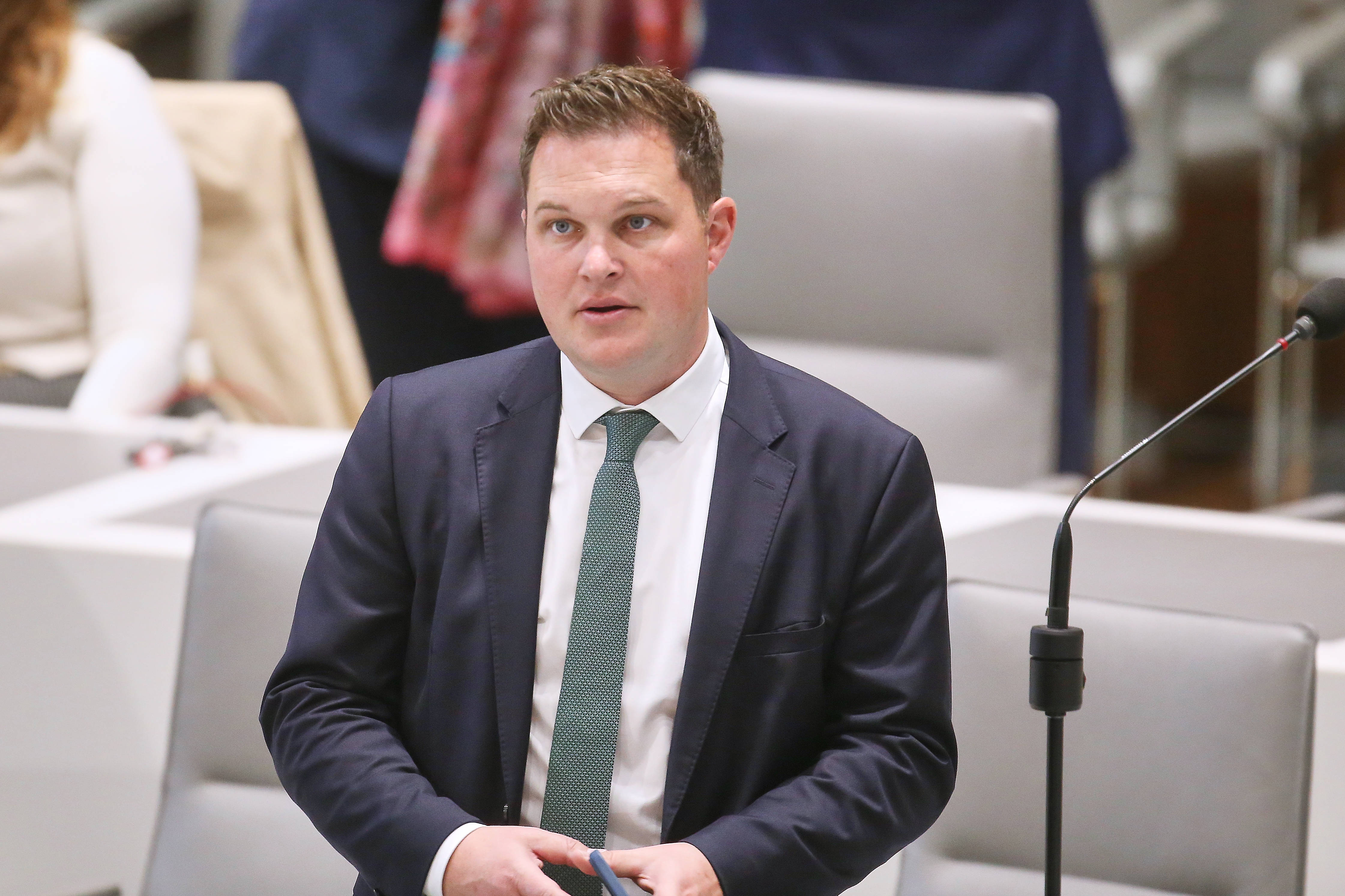 Philipp Raulfs, aufgenommen im Mai 2025 im Landtag von Niedersachsen