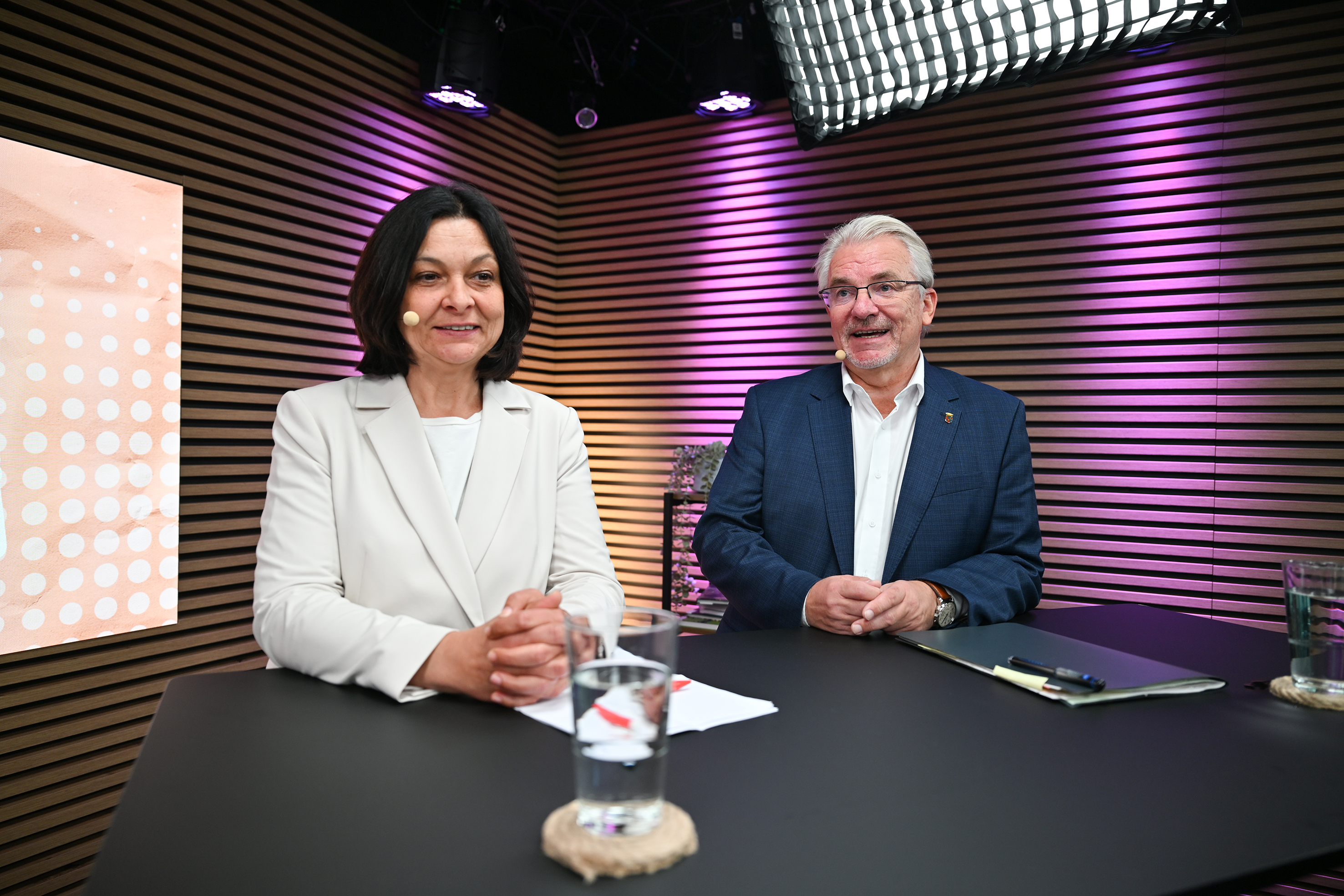 Links Nadia Khalaf (SPD) neben ihrem Konkurrenten Marc Buchholz (CDU)